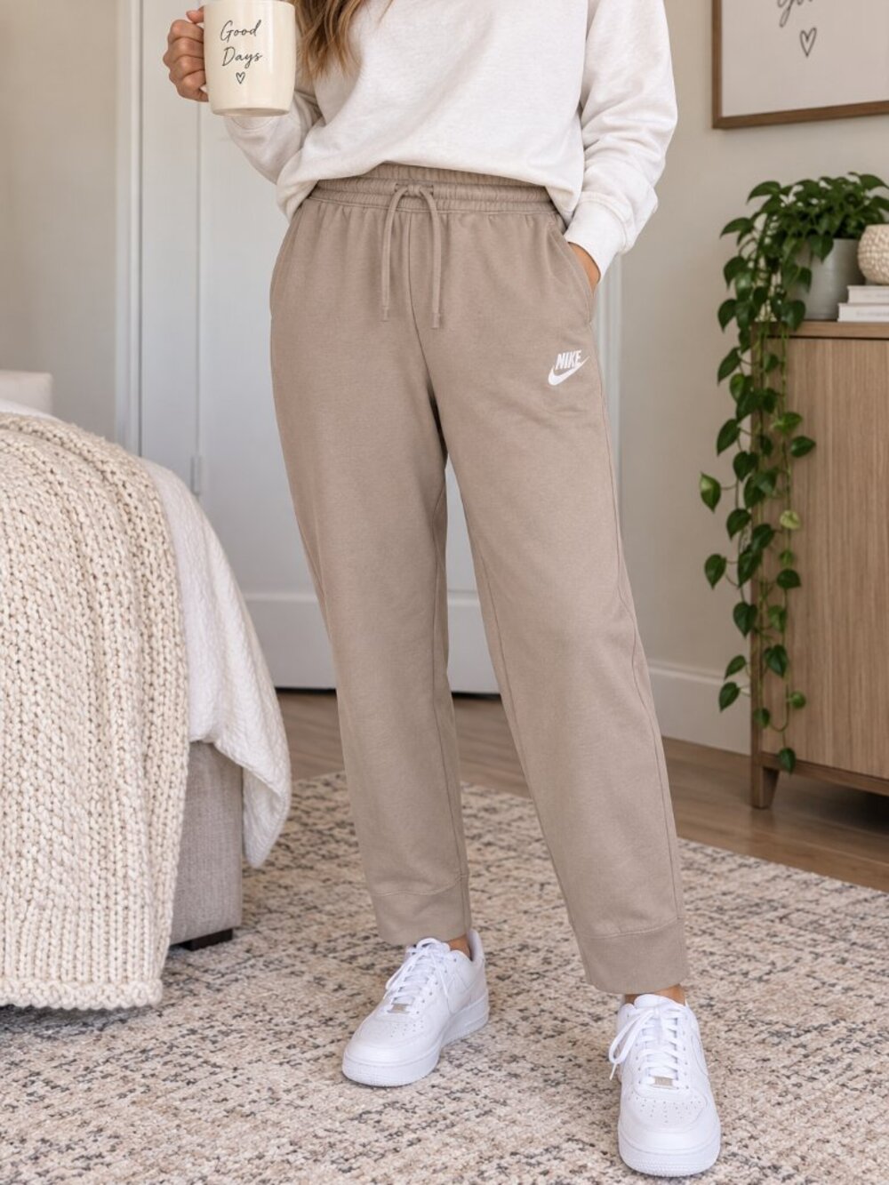 Nike Women’s 100% Cotton Beige Drawstring Jogger Sweatpants XL NWOT